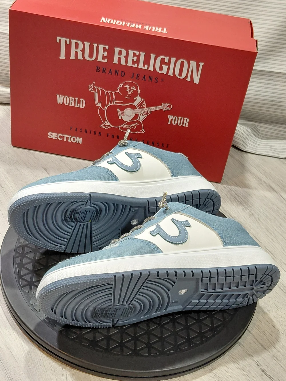 NEW True Religion Allison Womens Low-Top Sneakers in Light Blue Denim White W7